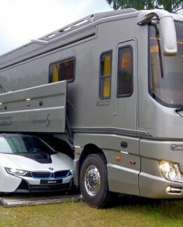 caravana con garaje